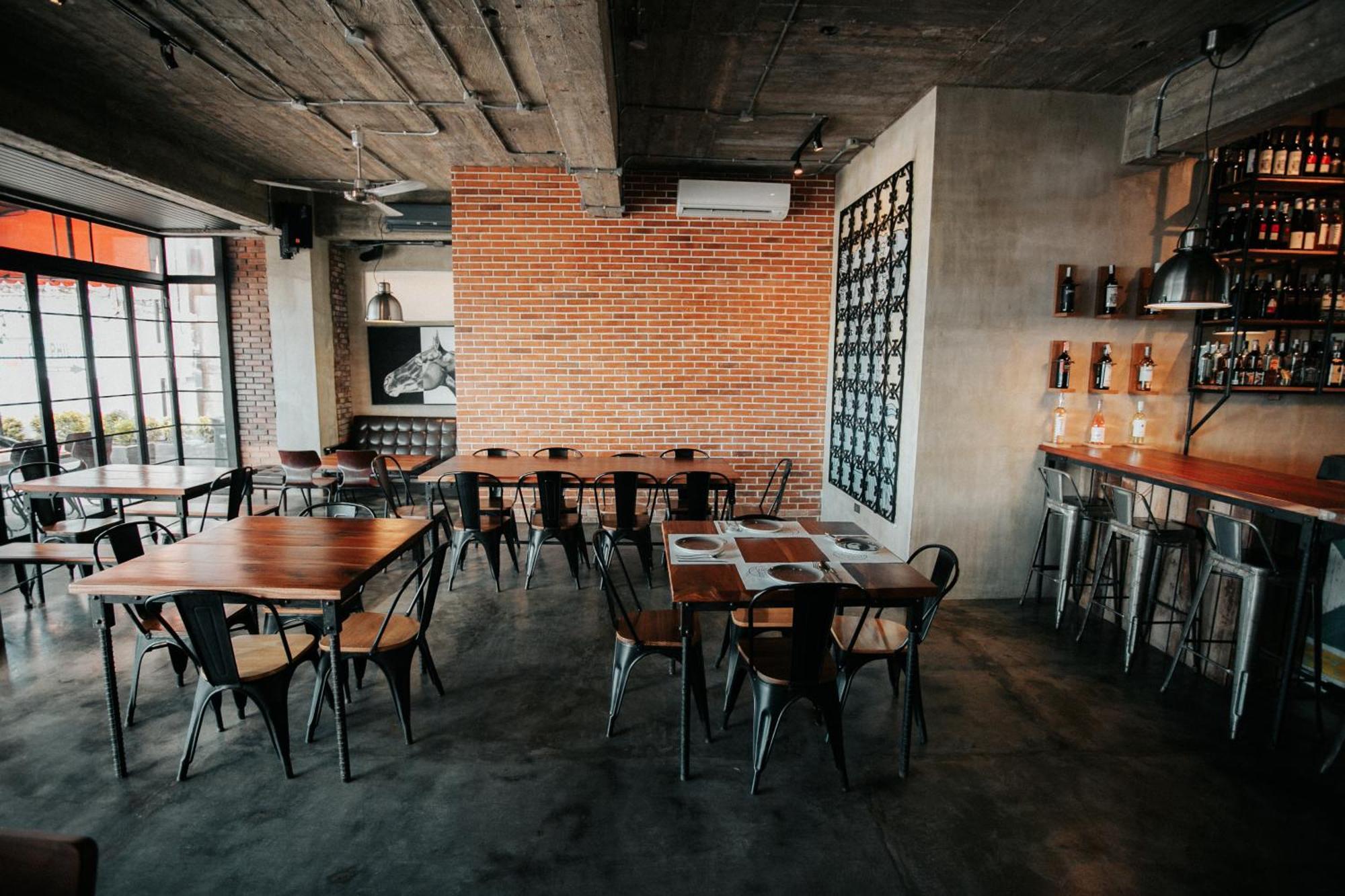 The Bricks Hotel Dumaguete City Exterior photo