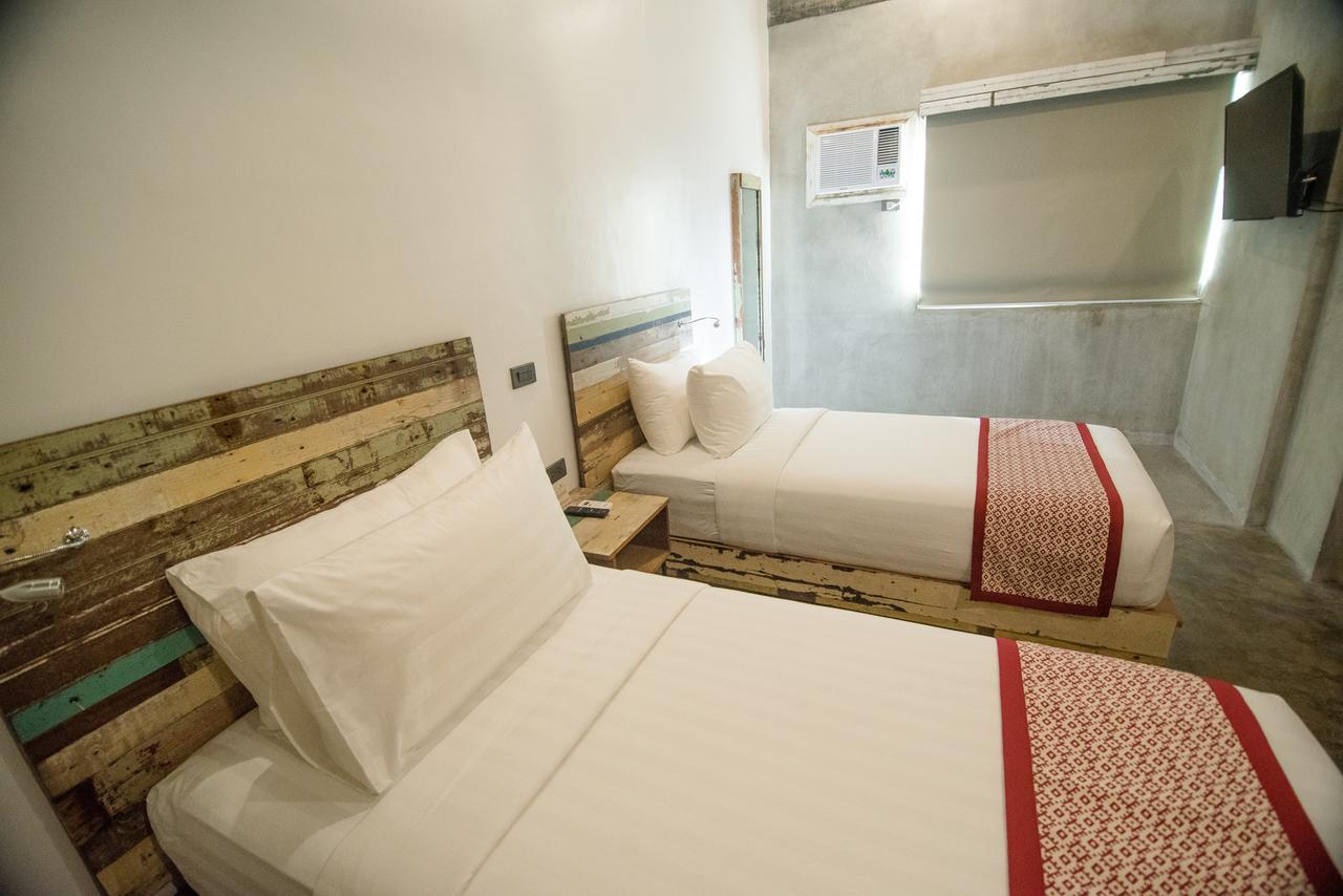 The Bricks Hotel Dumaguete City Exterior photo